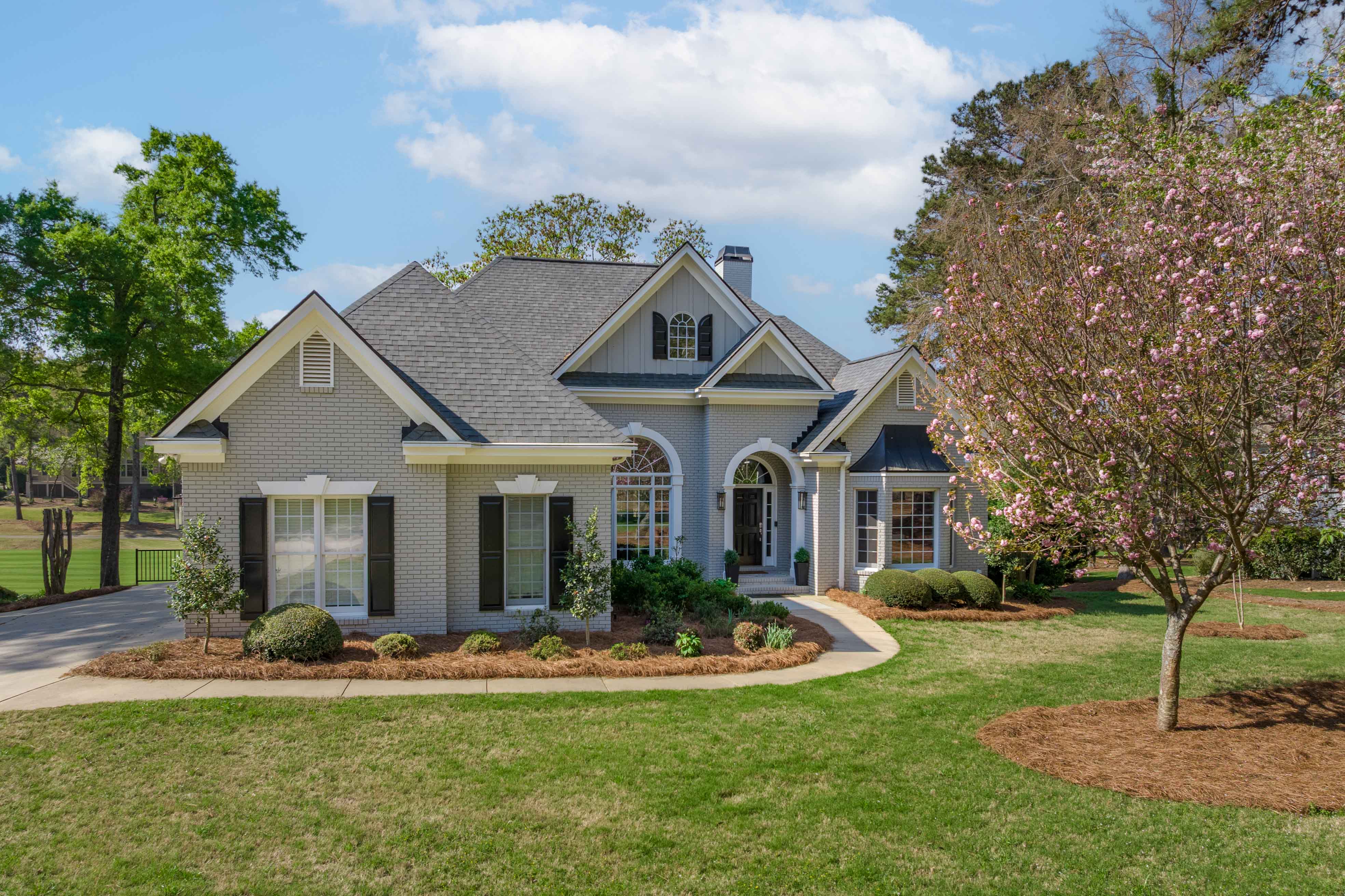 1021 Ridge Terrace image 1